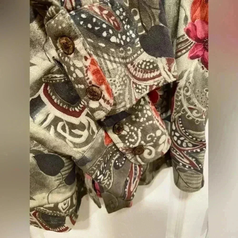 Caribbean Joe Women’s Floral Paisley Button Down Tropical Coconut Buttons Size M - Picture 6 of 10